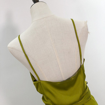 Női ruha vékony pántokkal, derékkötővel