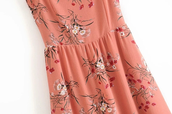 Rochie moderna de dama cu motive florale si bretele in roz