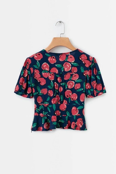 Bluza dama cu aplicatie colorata - model scurt