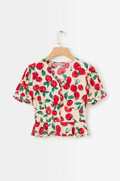 Bluza dama cu aplicatie colorata - model scurt