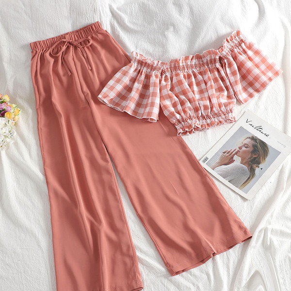 Modern női szett rövid felsővel és széles nadrággal, több színben