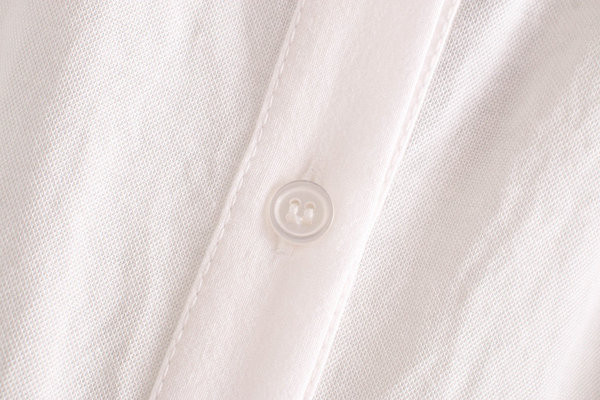 Új modell hosszú női ing, hosszú ujjal, fehér színben