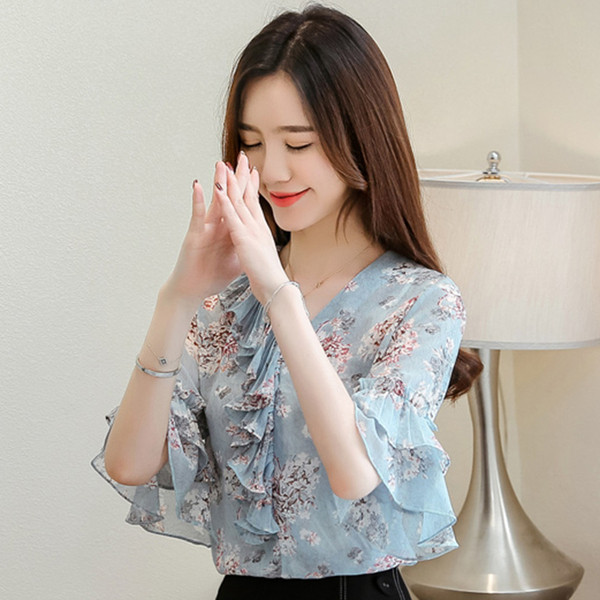 Bluză de damă actuală cu decolteu în V și motive florale