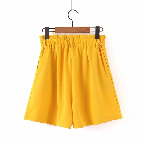 Pantaloni scurți de damă cu talie înaltă, de culoare galbenă