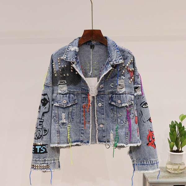 Geaca de dama denim model nou cu elemente metalice si aplicatii colorate