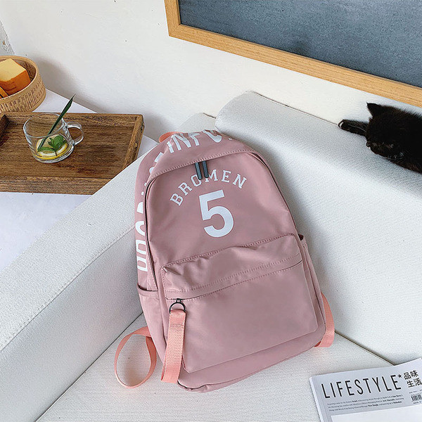 Rucsac de damă de zi cu zi cu o inscripție în mai multe culori