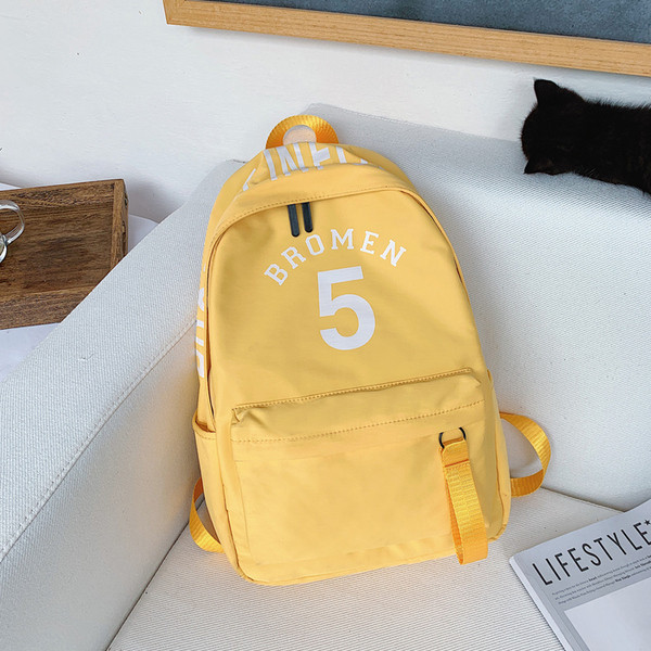 Rucsac de damă de zi cu zi cu o inscripție în mai multe culori