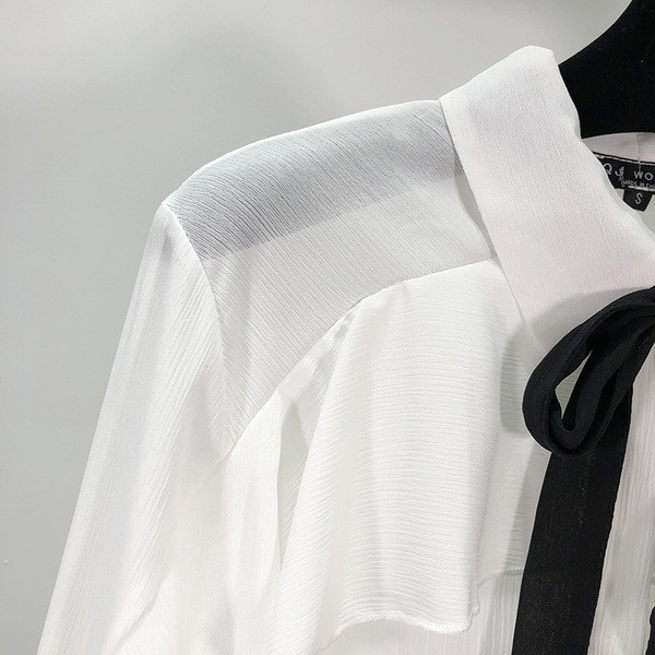 Cămașă și cravate din tul de damă în alb