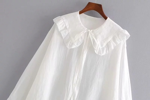 Cămașă modernă de damă cu șireturi - culoare albă