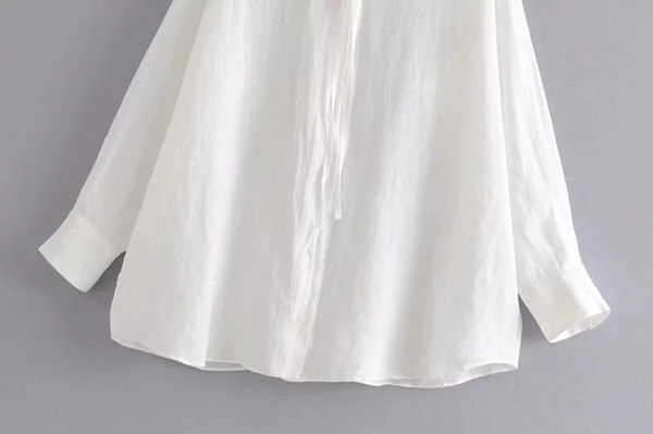 Cămașă modernă de damă cu șireturi - culoare albă