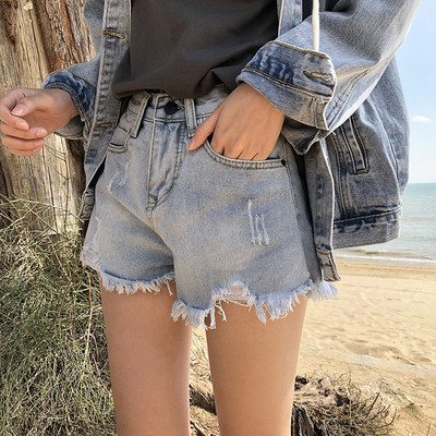 Lezser női rövidnadrág szakadt motívumokkal, két színben
