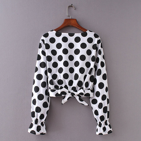 Bluză de damă elegantă cu buline în alb