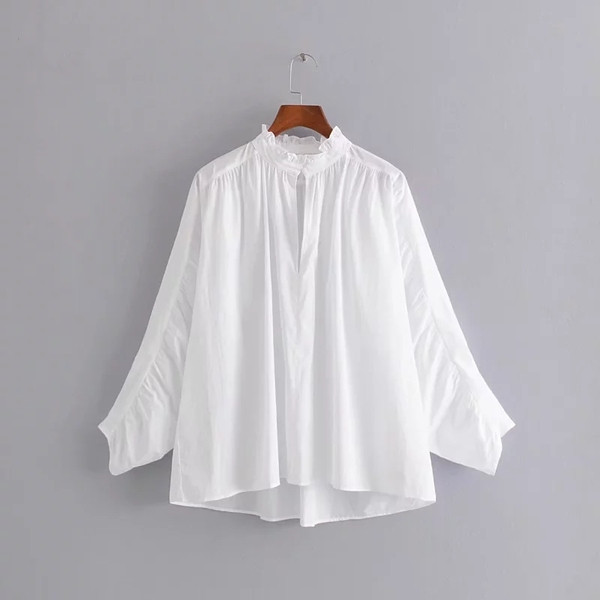 Camasa de dama model nou la zi cu maneci largi de culoare alba