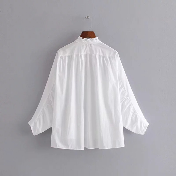 Camasa de dama model nou la zi cu maneci largi de culoare alba