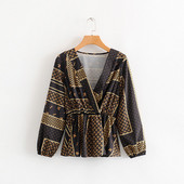 Bluză de damă modernă cu decolteu în V - culoare neagră