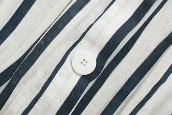 Új modell csíkos női ruha klasszikus gallérral, fehér színben