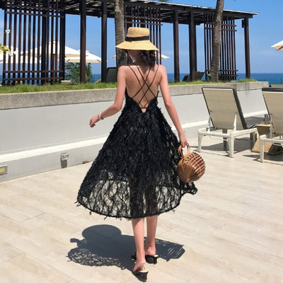 Fekete-fehér keresztpántos női ruha