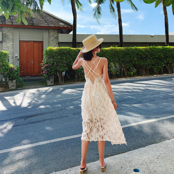 Fekete-fehér keresztpántos női ruha