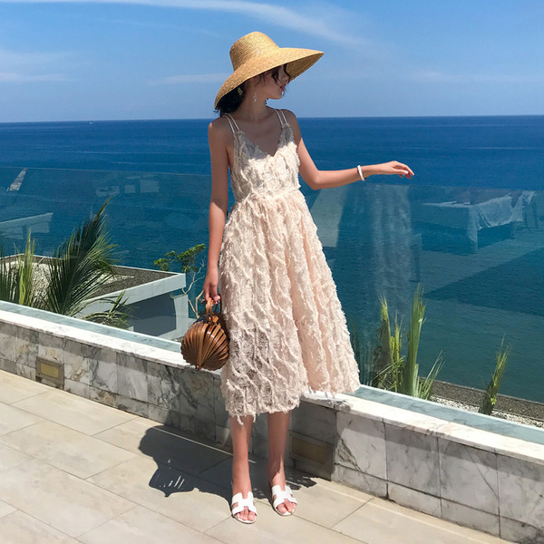 Fekete-fehér keresztpántos női ruha