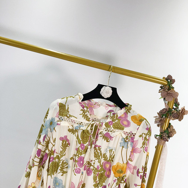 Virágmintás hosszú női ruha - szabású modell