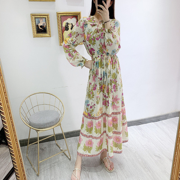 Virágmintás hosszú női ruha - szabású modell