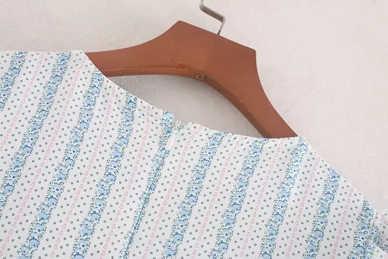 Női modern ruha rövid ujjal - széles modell