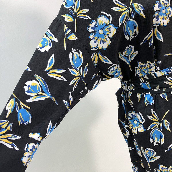 Női alkalmi ruha hosszú ujjú, derékban megkötős