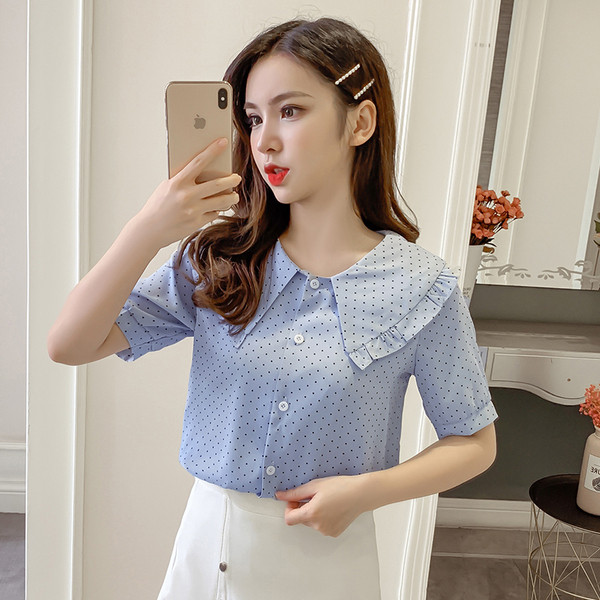 Cămașă de damă actuală cu mâneci scurte și nasturi - în trei culori