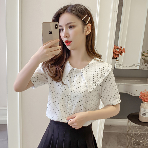 Cămașă de damă actuală cu mâneci scurte și nasturi - în trei culori