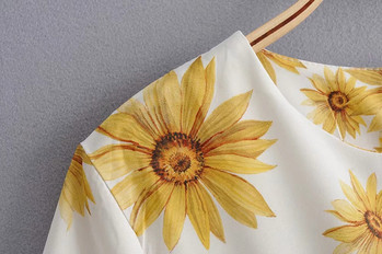 Rövid ujjú, virágmintás női ruha