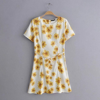 Rövid ujjú, virágmintás női ruha