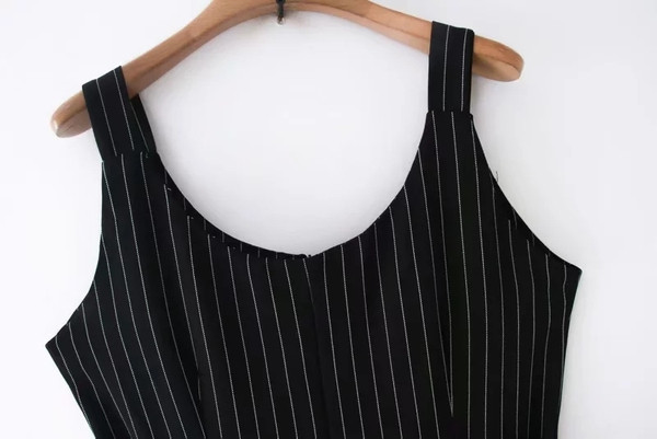 Model nou de salopetă de damă în dungi de culoare neagră