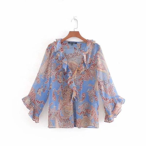 Női blúz jobb és V-nyakkal