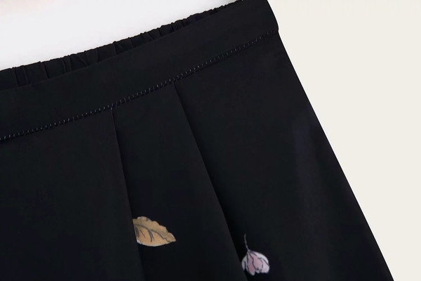 Új modell női nadrág széles modell fekete színben