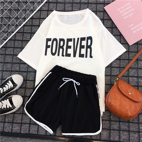 Két részből álló napi női szett, különböző színű felirattal