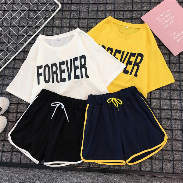 Két részből álló napi női szett, különböző színű felirattal