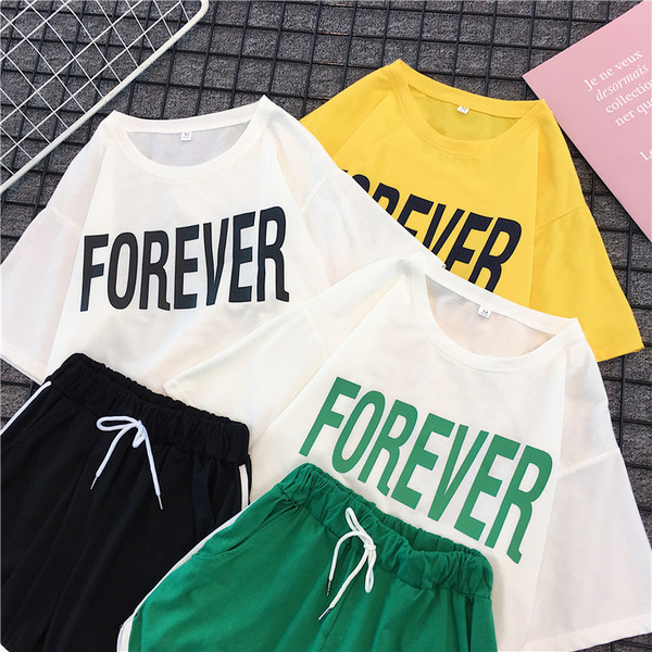 Két részből álló napi női szett, különböző színű felirattal