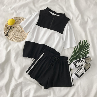 Set de damă sport-casual din trei părți în gri și negru