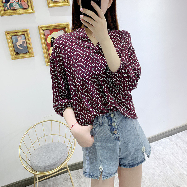 Női széles, V-nyakú blúz, három színben