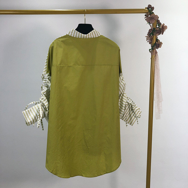 Cămașă de damă în dungi cu guler clasic