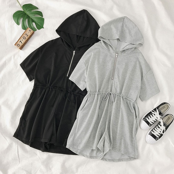 Női alkalmi overall kapucnival és cipzárral fekete és szürke színben