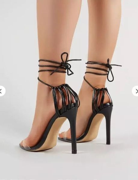 Pantofi moderni de dama cu toc inalt cu sireturi in negru