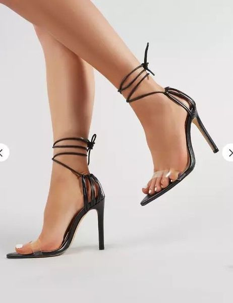 Pantofi moderni de dama cu toc inalt cu sireturi in negru