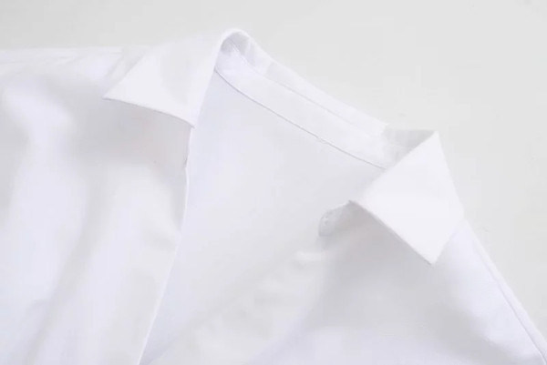 Cămașă de damă cu nasturi alb