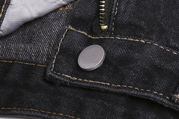 Blugi scurti de dama cu motive rupte de culoare inchisa