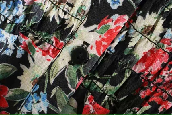 Model nou de rochie de dama colorata cu decolteu in V