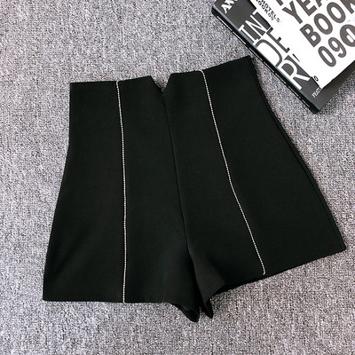 Pantaloni scurti de dama la moda cu talie inalta in doua culori