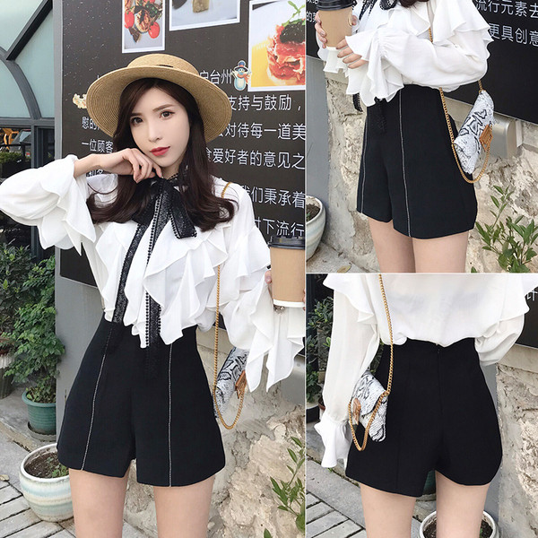 Pantaloni scurti de dama la moda cu talie inalta in doua culori