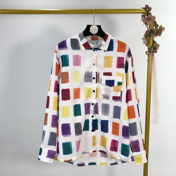 Cămașă de damă cu guler clasic și model cu model