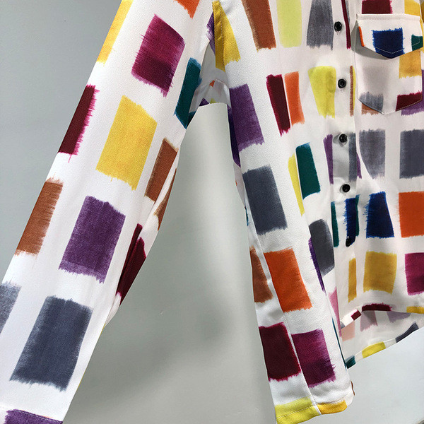 Cămașă de damă cu guler clasic și model cu model